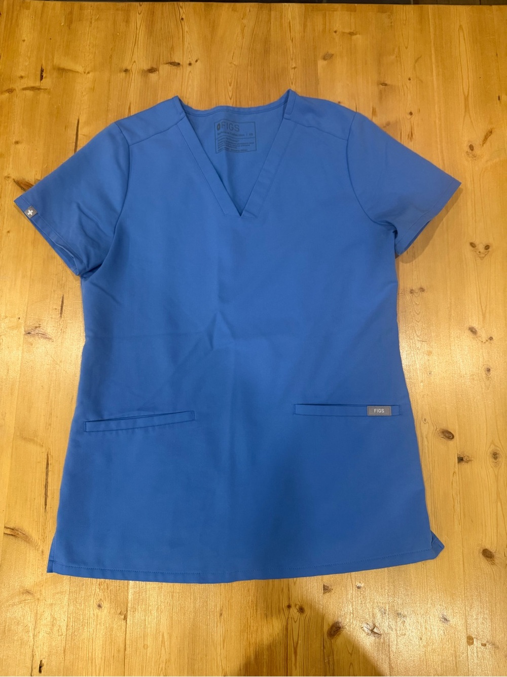 FIGS XS Women’s V-Neck Scrub Top in Blue